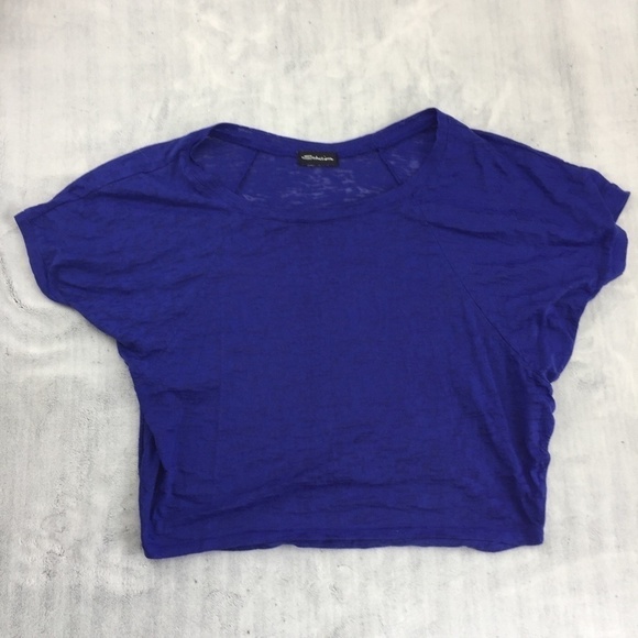 Seductions Cropped Tee Short Sleeve - Picture 3 of 8